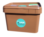 Un seau marron de 22 litres pour fourni par OuiCompost pour trier et collecter les biodéchets dans votre structure. Un seau a une anse métallique pour le transport. C'est un bac à couvercle avec un logo OuiCompost collé dessus.